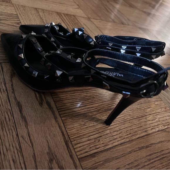 Studded women’s heel - Picture 1 of 4